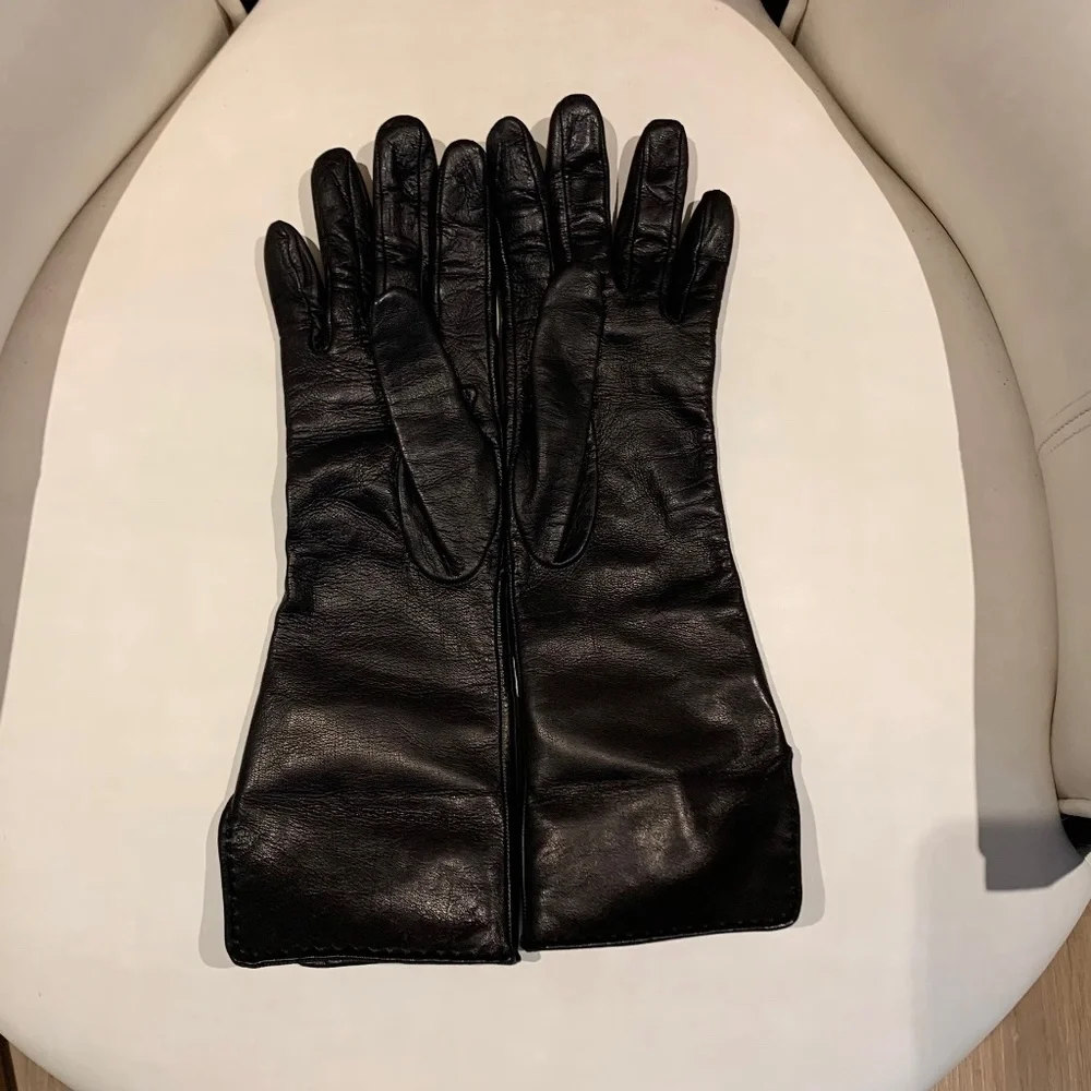 Burberry Black Quilted Leather Gloves
